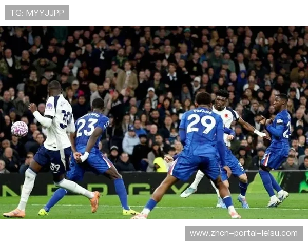 巴萨18岁新星德罗-费尔南德斯确认离队，切尔西曼城争夺